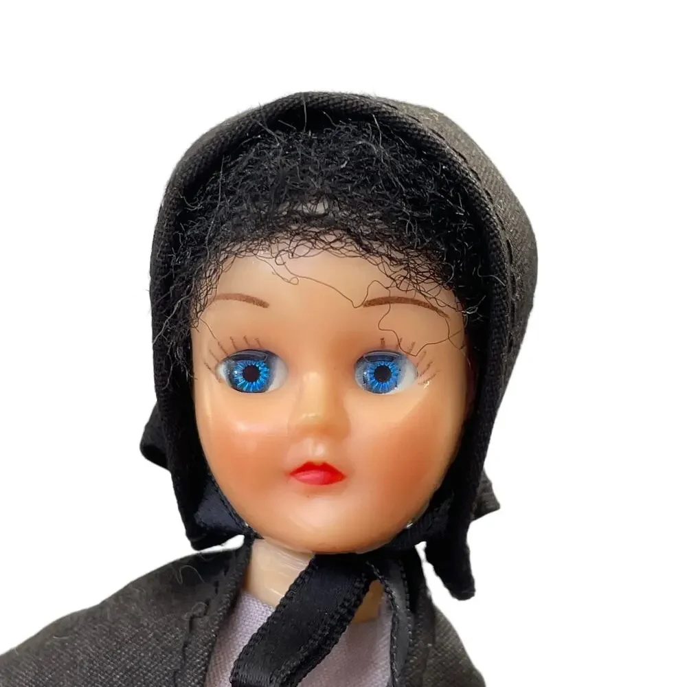 Vintage 1960s Amish Dolls Souvenir Toy Sleep Eyes String Limbs Pennsylvania READ